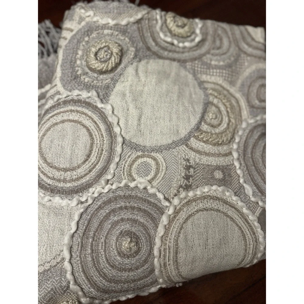 Barhú Jena Beige White Embroidered‎ Coverlet Blanket Concentric Circles & Fringe